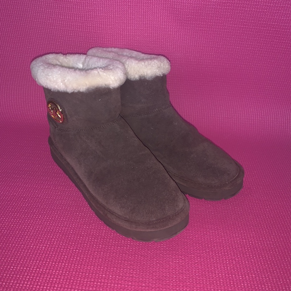 Authentic Michael Kors booties size 7